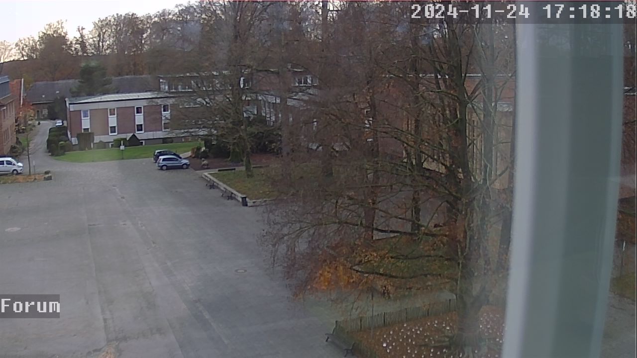 Webcam Schulhof 16:18