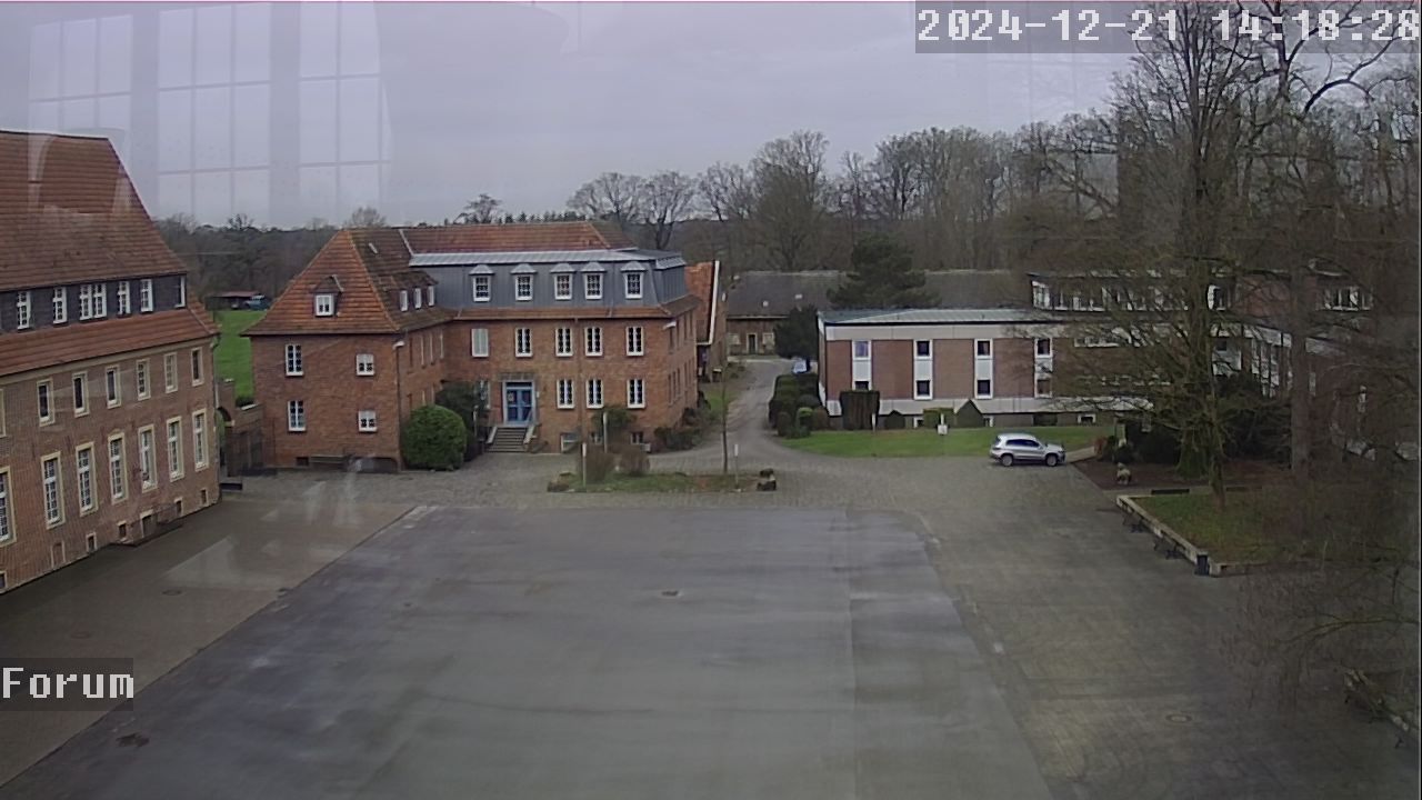 Webcam Schulhof 13:18