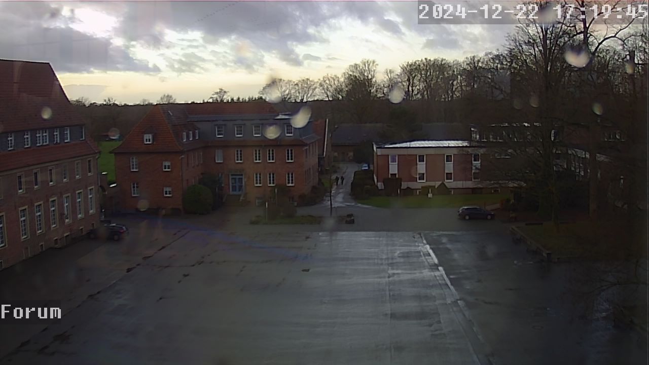 Webcam Schulhof 16:19