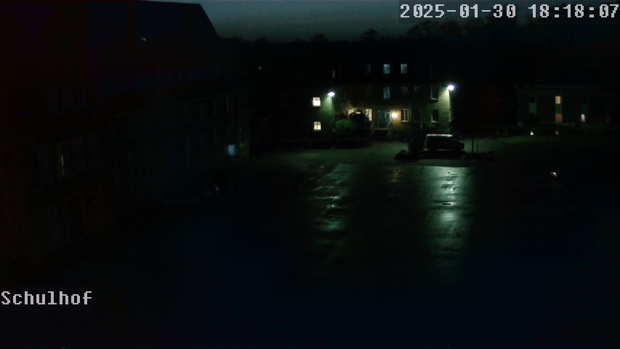 Webcam Schulhof 18:18